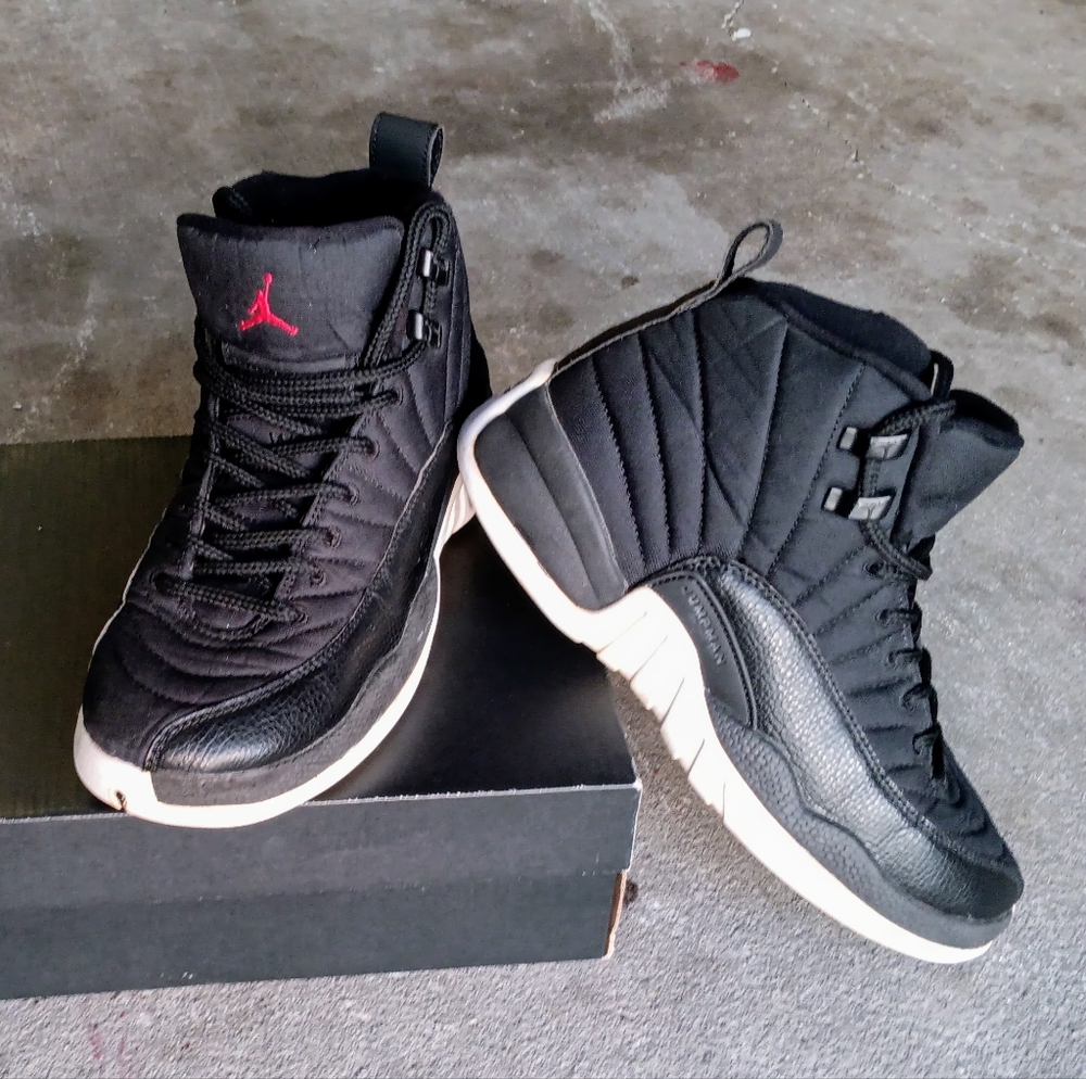 Jordan 12 Retro “Neoprene” Black-White 7Y (W8.5)